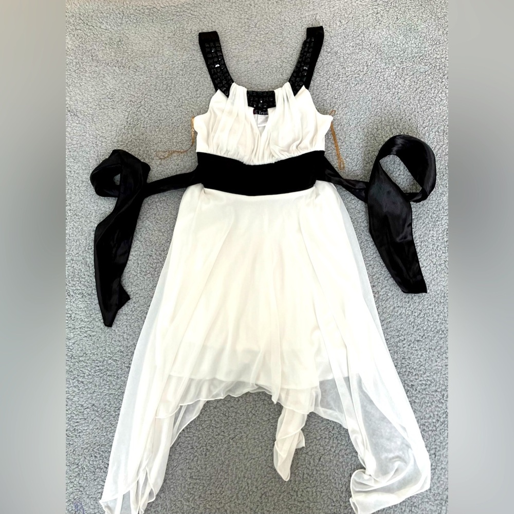 Trixxi Satin Drape White Black Jeweled Formal Party Dress Kids Size Small